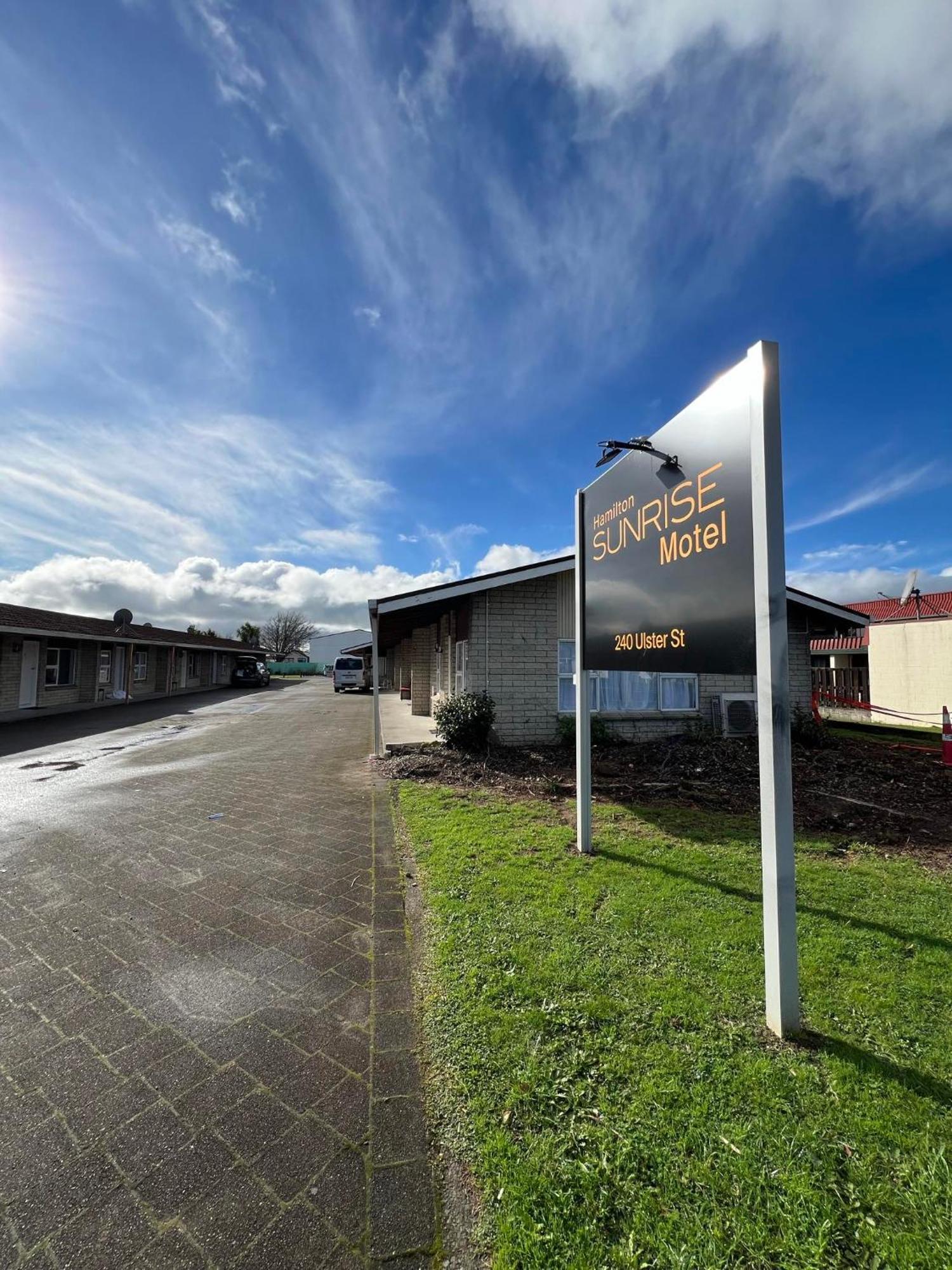 Hamilton Sunrise Motel Exterior photo